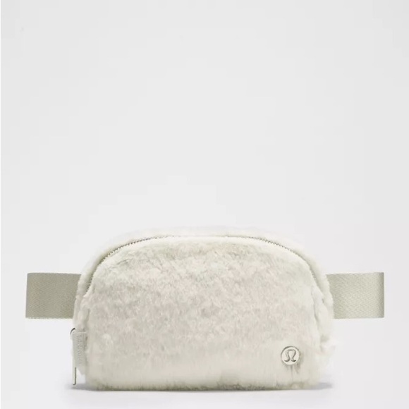 Everywhere Belt Bag Plush Fleece - Bone Silver - Picture 2 of 8